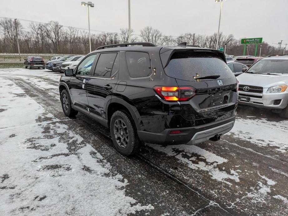 new 2025 Honda Pilot car, priced at $47,933