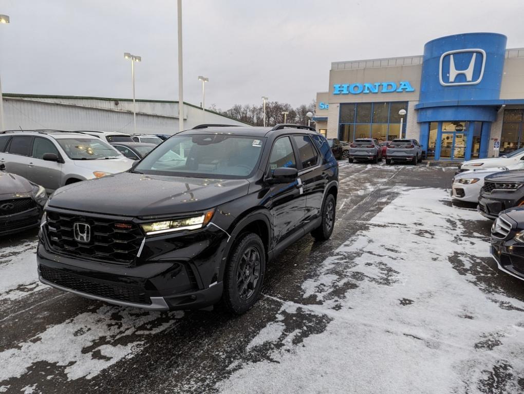 new 2025 Honda Pilot car, priced at $47,933