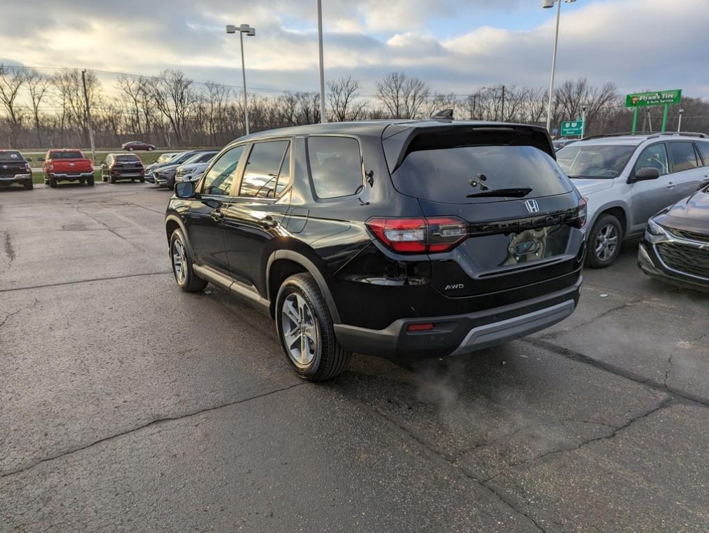 new 2025 Honda Pilot car, priced at $44,268