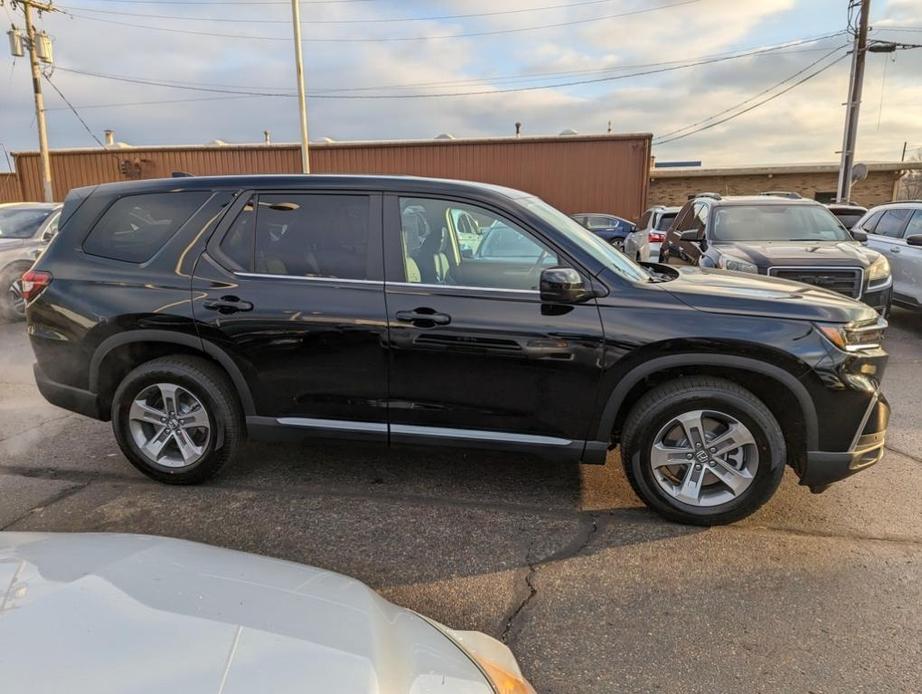 new 2025 Honda Pilot car, priced at $44,268