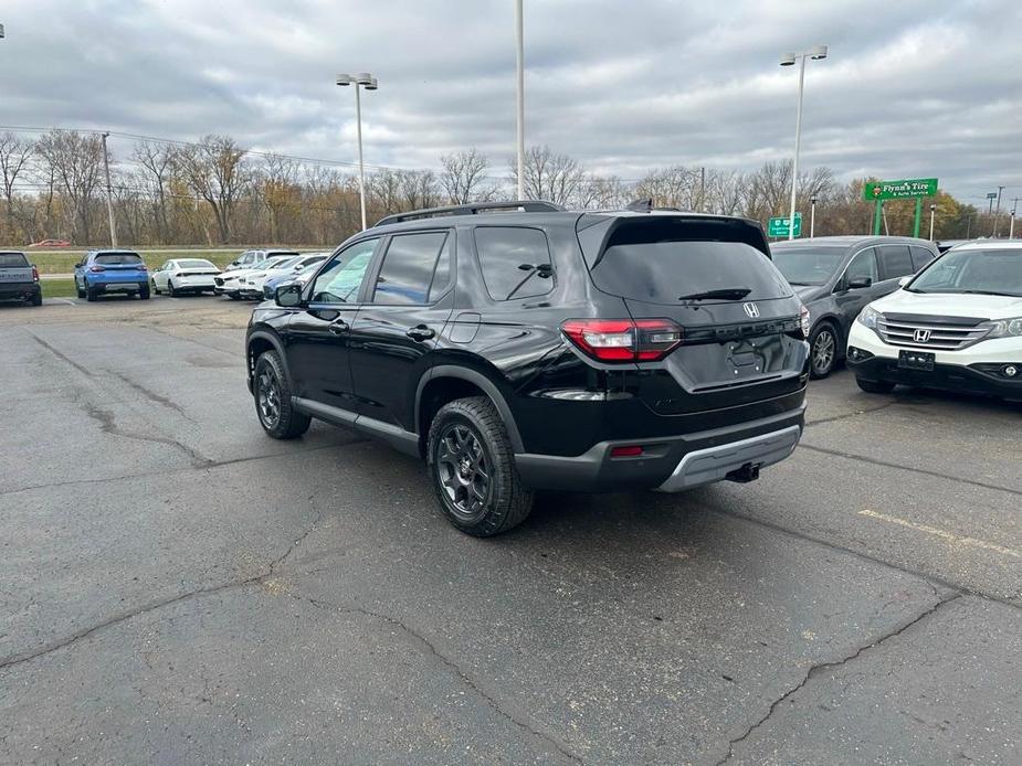 new 2025 Honda Pilot car, priced at $47,833