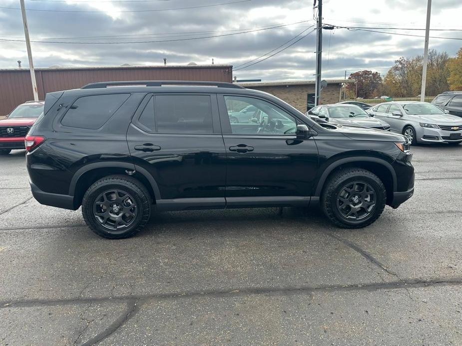 new 2025 Honda Pilot car, priced at $47,833