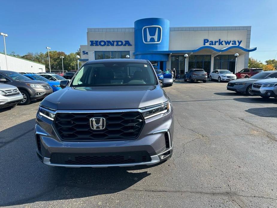 new 2025 Honda Pilot car, priced at $46,007