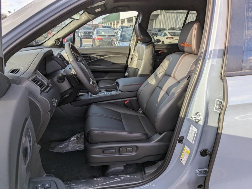 new 2025 Honda Ridgeline car, priced at $44,544