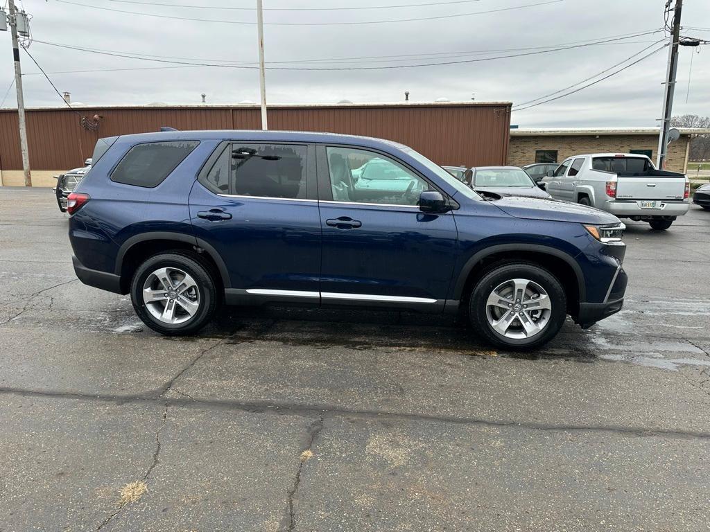 new 2025 Honda Pilot car, priced at $44,940