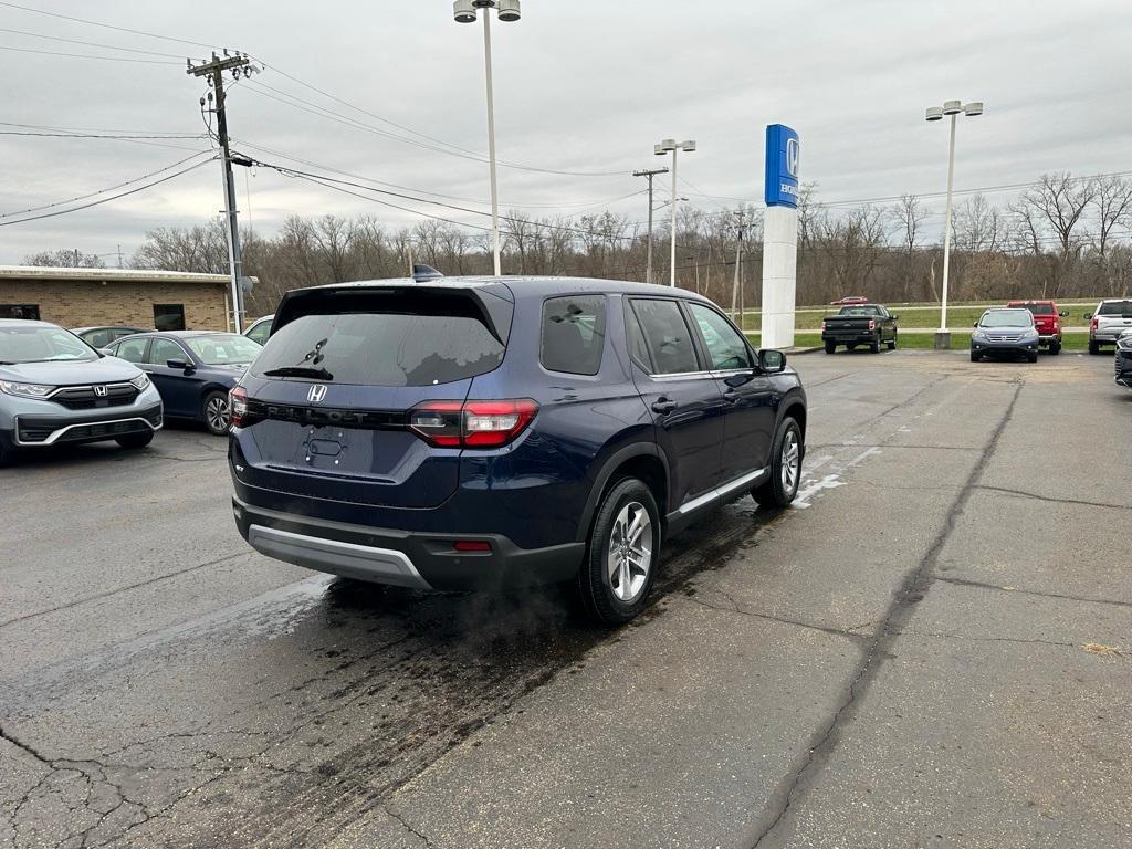 new 2025 Honda Pilot car, priced at $44,940