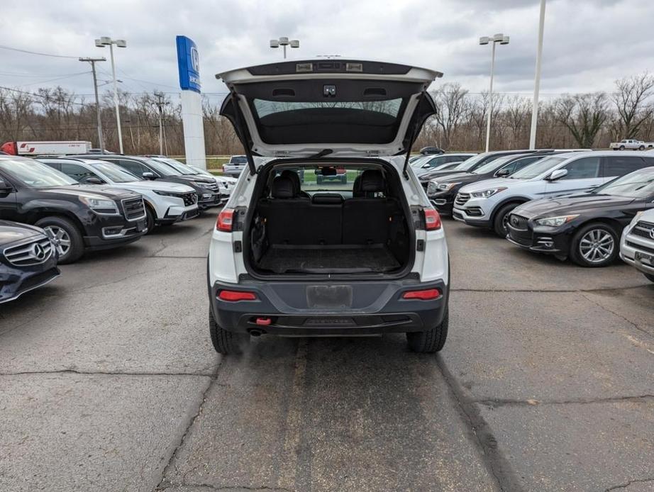 used 2015 Jeep Cherokee car, priced at $11,159