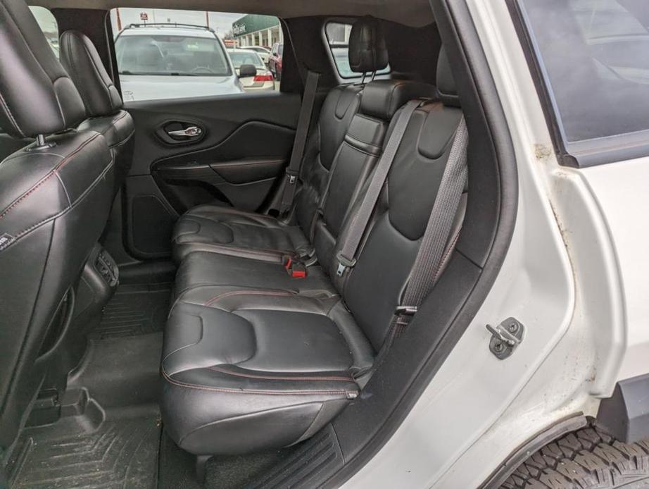 used 2015 Jeep Cherokee car, priced at $11,159