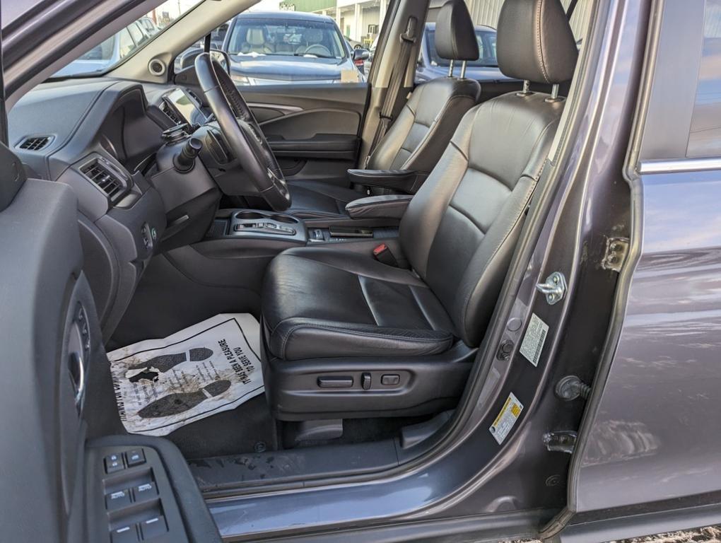 used 2022 Honda Pilot car, priced at $28,598