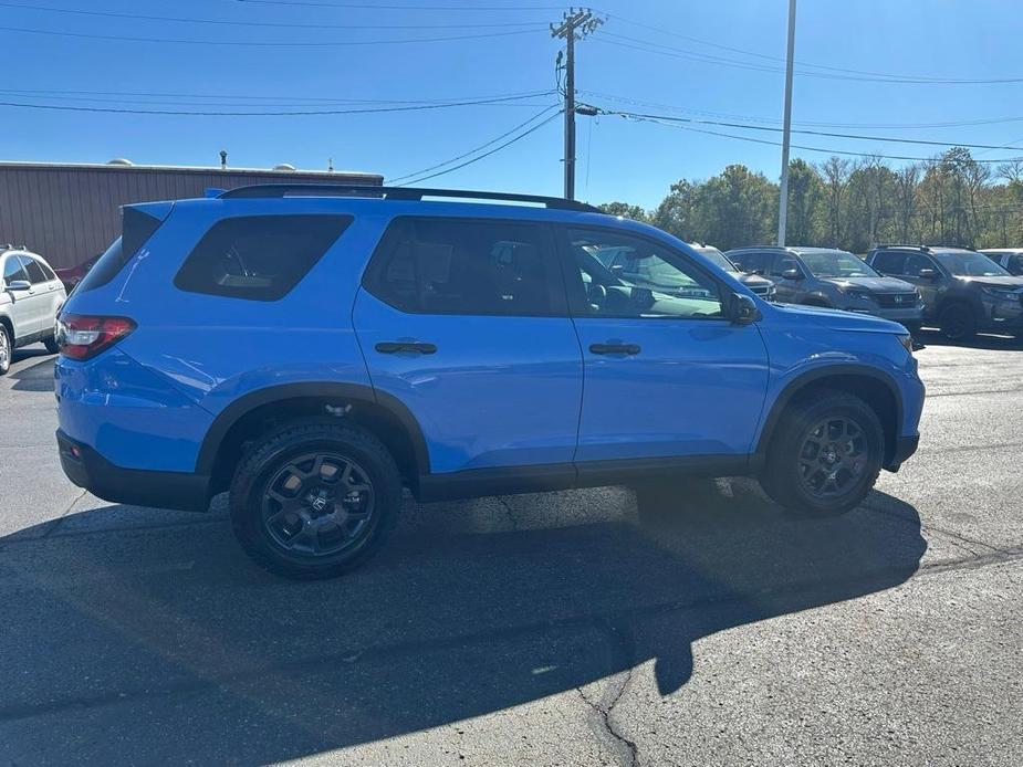 new 2025 Honda Pilot car, priced at $48,259