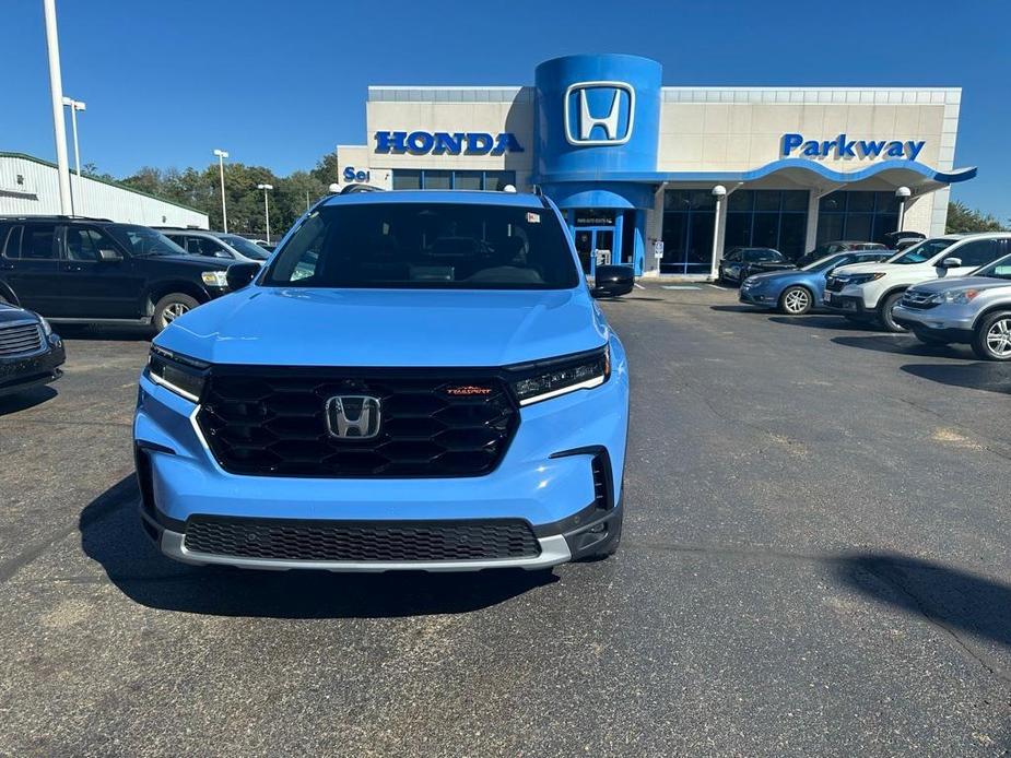 new 2025 Honda Pilot car, priced at $48,259