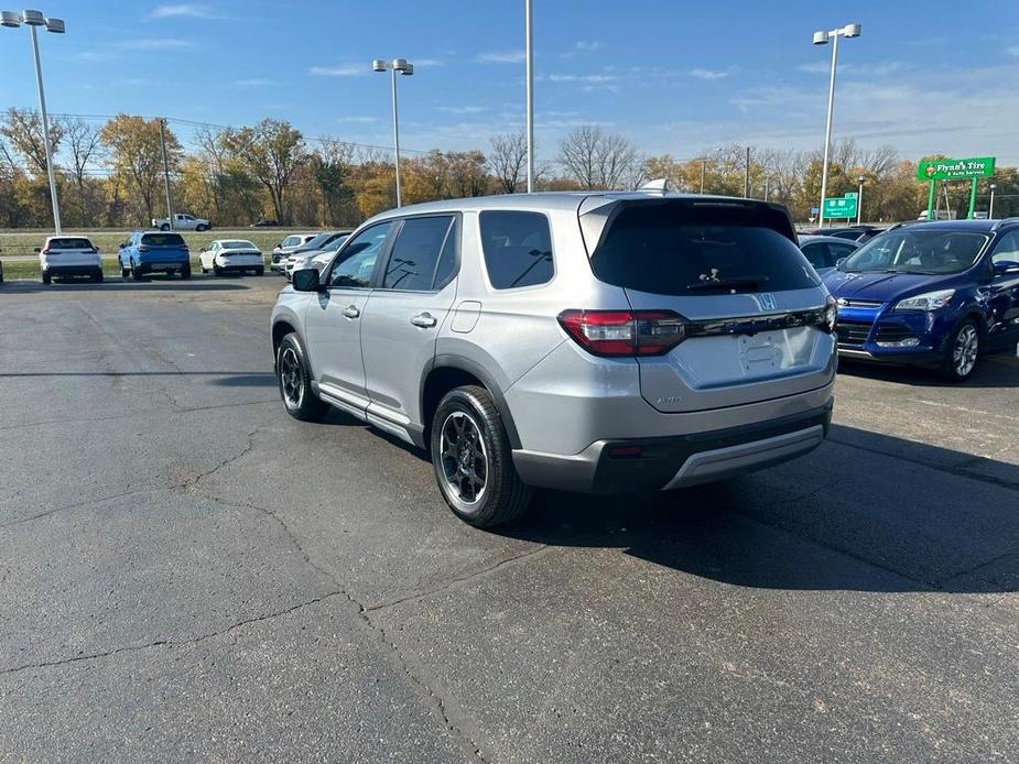 new 2025 Honda Pilot car, priced at $46,007