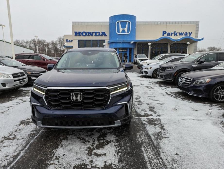 new 2025 Honda Pilot car, priced at $47,513