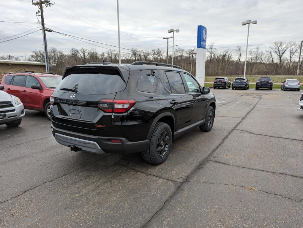 new 2025 Honda Pilot car, priced at $47,833