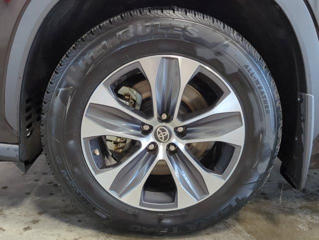 used 2020 Toyota Highlander car, priced at $31,499