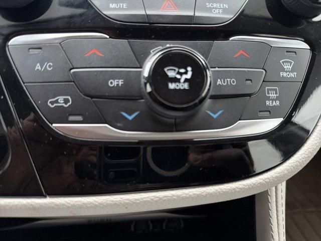 used 2023 Chrysler Pacifica car, priced at $40,988