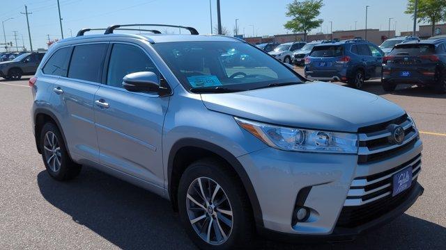 used 2018 Toyota Highlander car, priced at $26,999