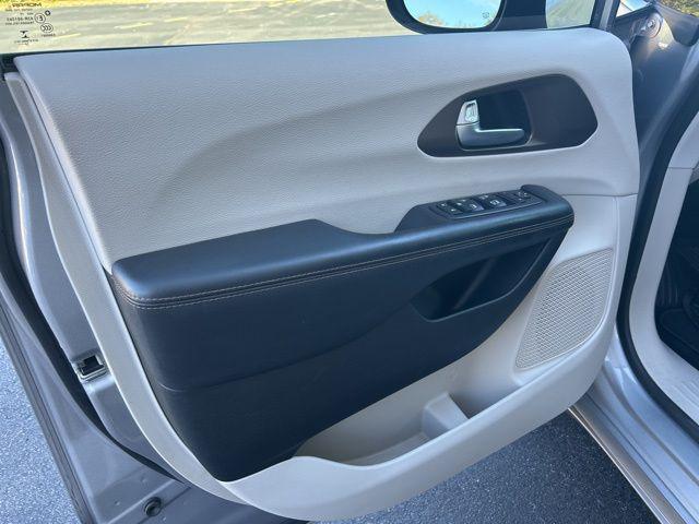 used 2017 Chrysler Pacifica car, priced at $15,900