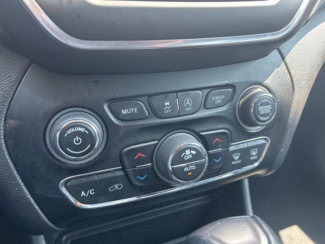 used 2023 Jeep Cherokee car, priced at $22,500
