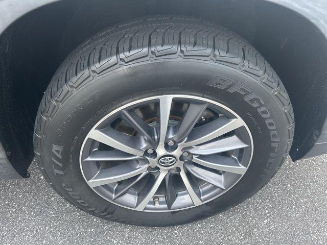 used 2019 Toyota Highlander car, priced at $26,590