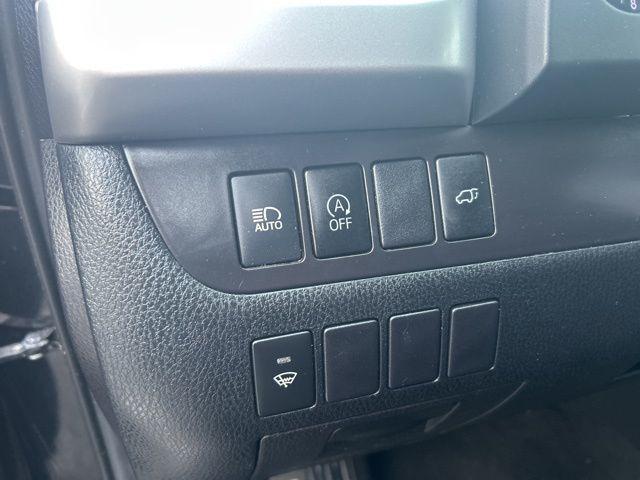 used 2019 Toyota Highlander car, priced at $26,590