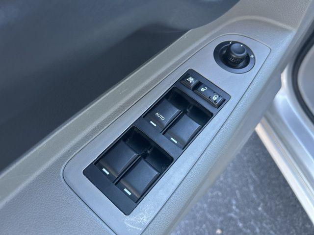 used 2007 Dodge Magnum car, priced at $8,990