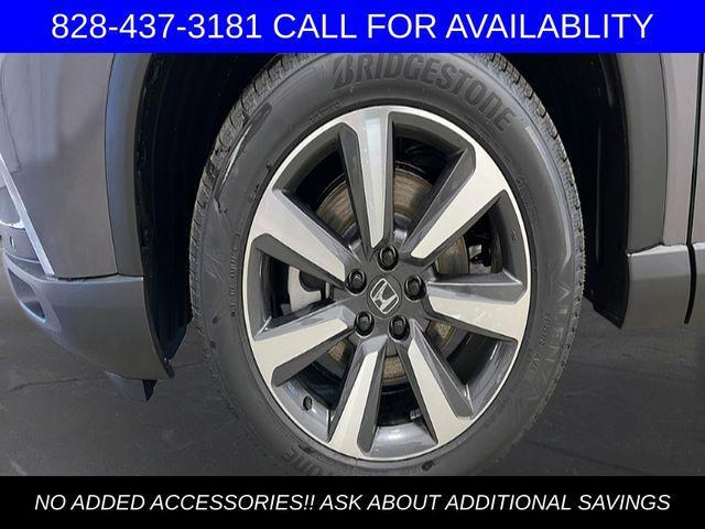 new 2025 Honda Pilot car, priced at $49,825