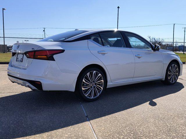 new 2025 Nissan Altima car, priced at $34,095