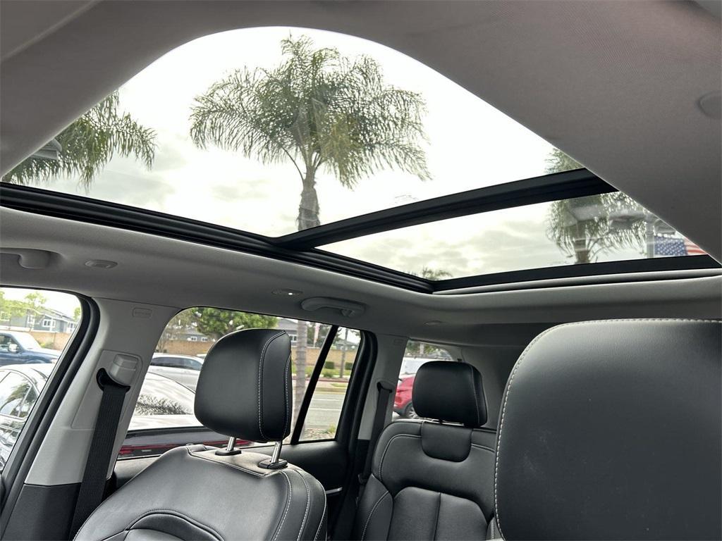 used 2024 Jeep Grand Cherokee car, priced at $36,822