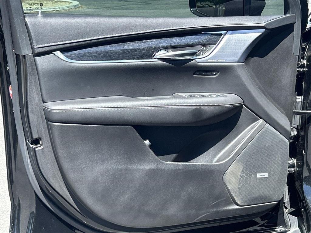 used 2022 Cadillac XT5 car, priced at $33,777