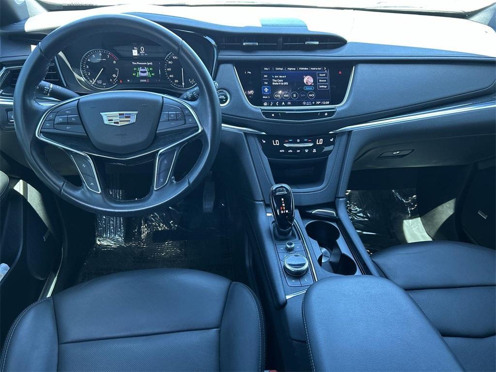 used 2022 Cadillac XT5 car, priced at $33,777