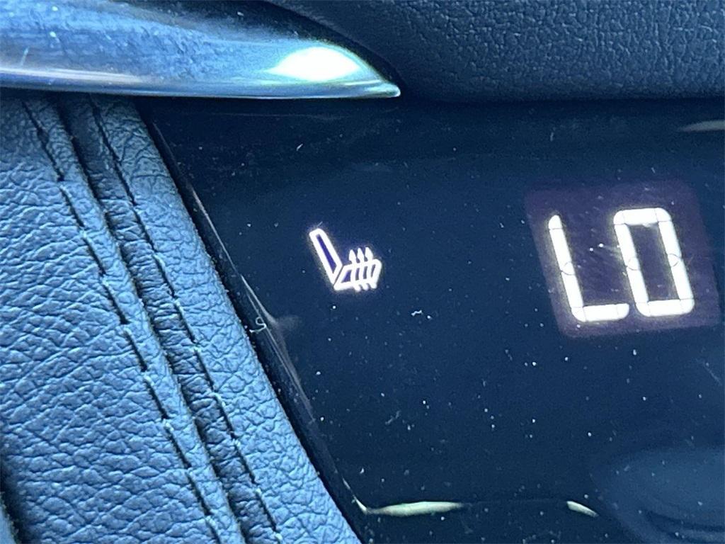 used 2022 Cadillac XT5 car, priced at $33,777