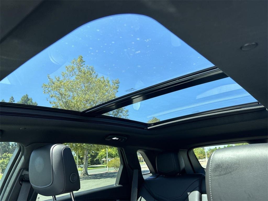 used 2022 Cadillac XT5 car, priced at $33,777