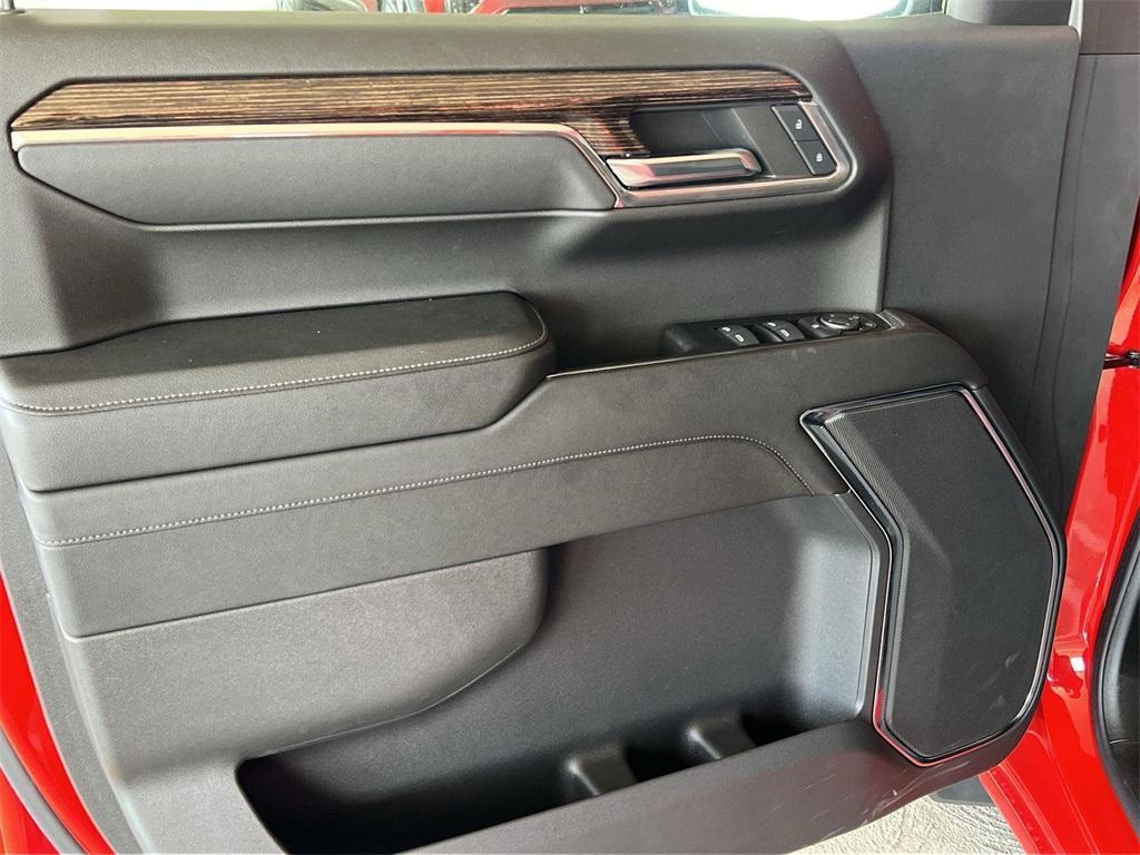 new 2024 GMC Sierra 1500 car, priced at $48,577