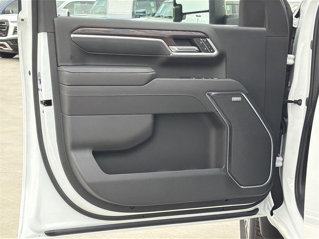 new 2025 GMC Sierra 2500 car, priced at $72,904