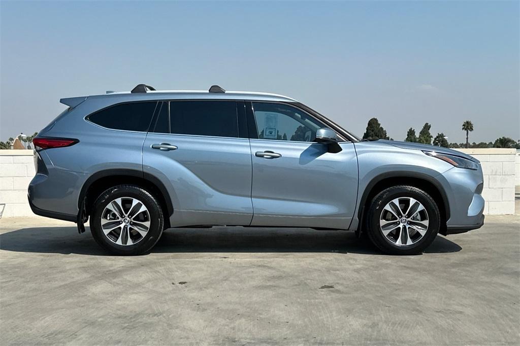 used 2022 Toyota Highlander car, priced at $38,000