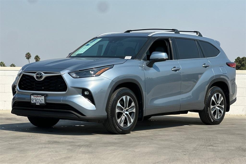 used 2022 Toyota Highlander car, priced at $38,000