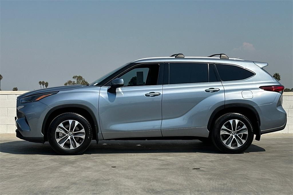 used 2022 Toyota Highlander car, priced at $38,000