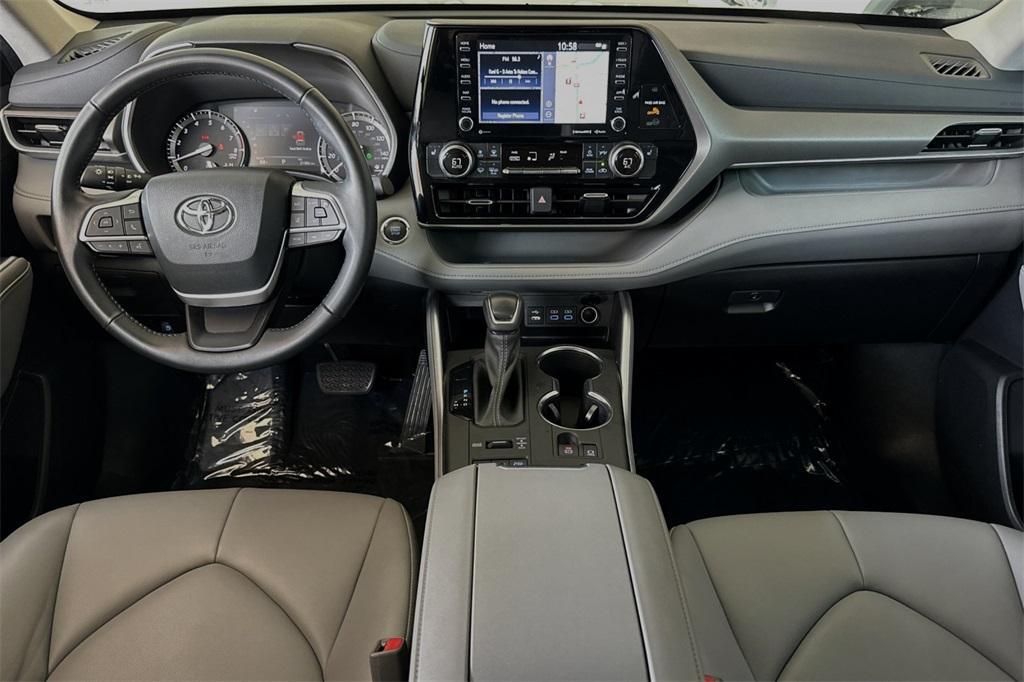 used 2022 Toyota Highlander car, priced at $38,000