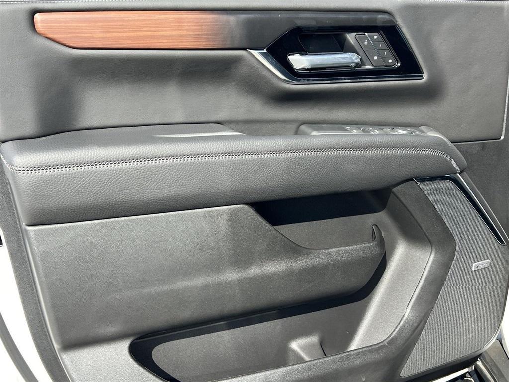 new 2025 GMC Yukon XL car, priced at $87,284