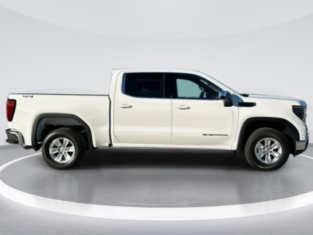 new 2024 GMC Sierra 1500 car, priced at $48,631