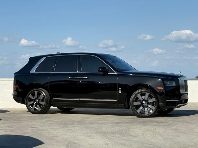 used 2022 Rolls-Royce Cullinan car, priced at $296,000