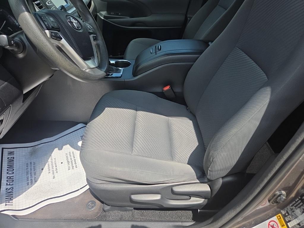 used 2015 Toyota Highlander car, priced at $12,845