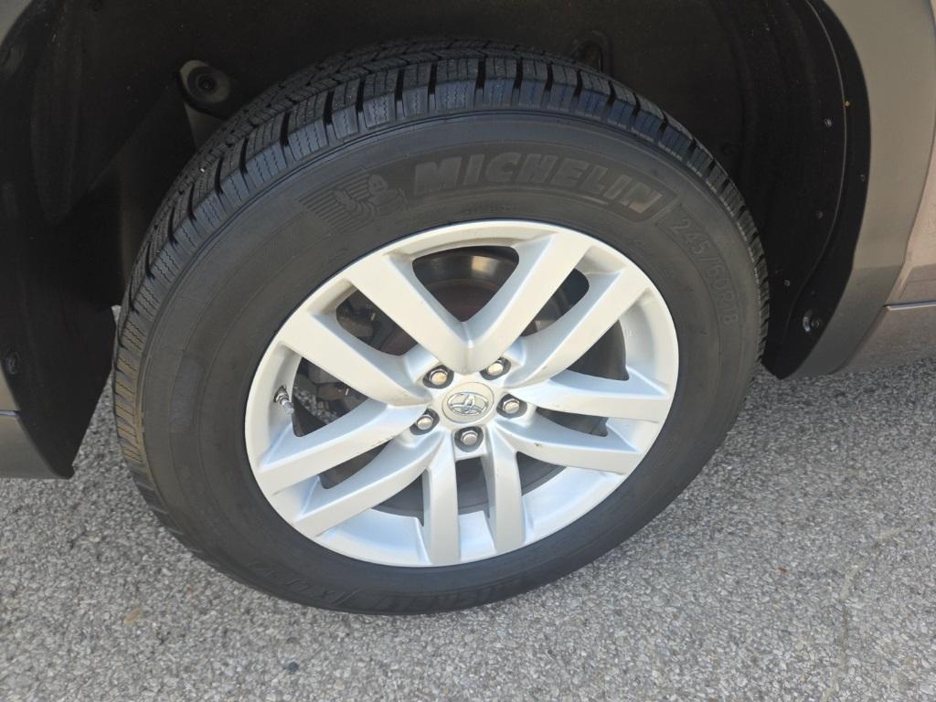 used 2015 Toyota Highlander car, priced at $12,845