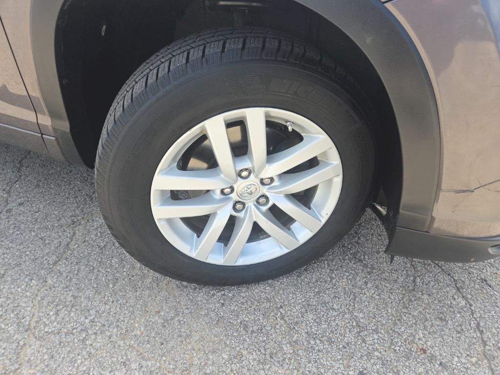 used 2015 Toyota Highlander car, priced at $12,845