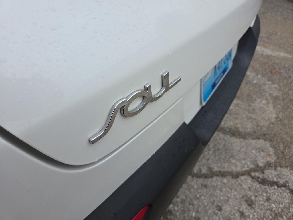 used 2021 Kia Soul car, priced at $13,142