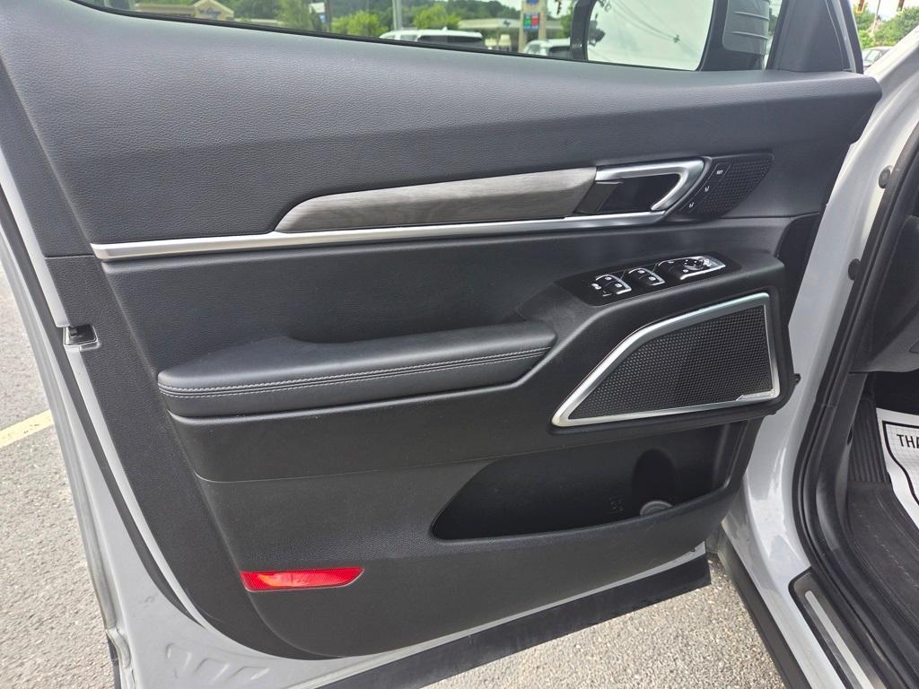 used 2024 Kia Telluride car, priced at $44,218