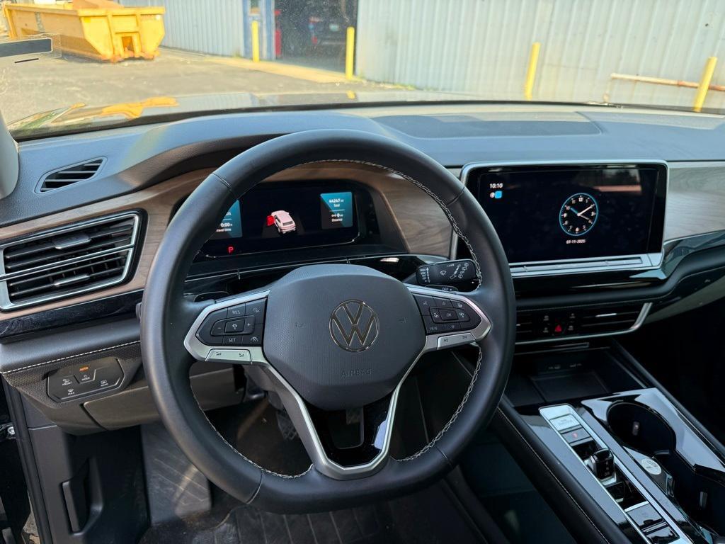 used 2024 Volkswagen Atlas car, priced at $30,752