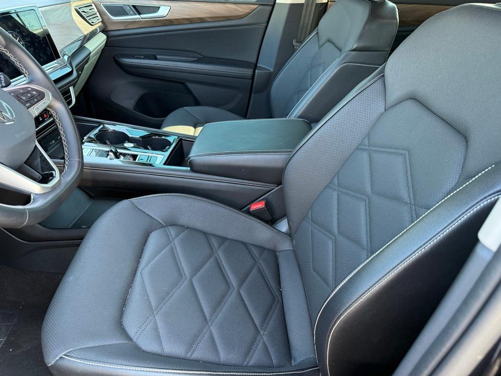 used 2024 Volkswagen Atlas car, priced at $30,752