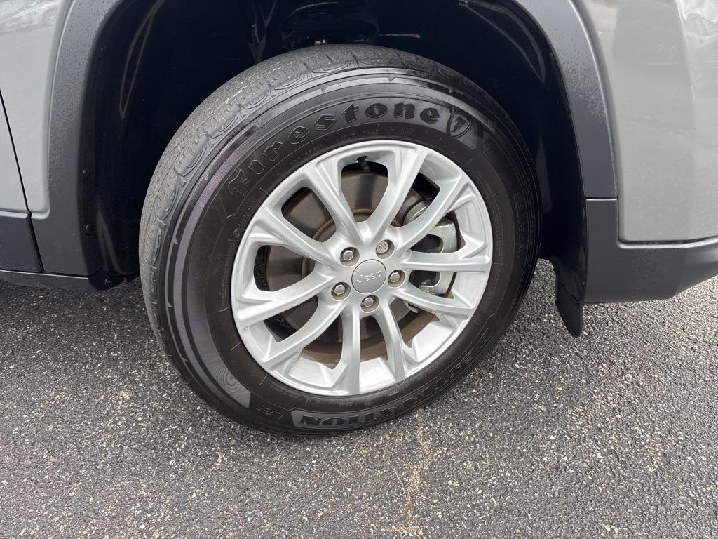 used 2022 Jeep Cherokee car, priced at $22,787